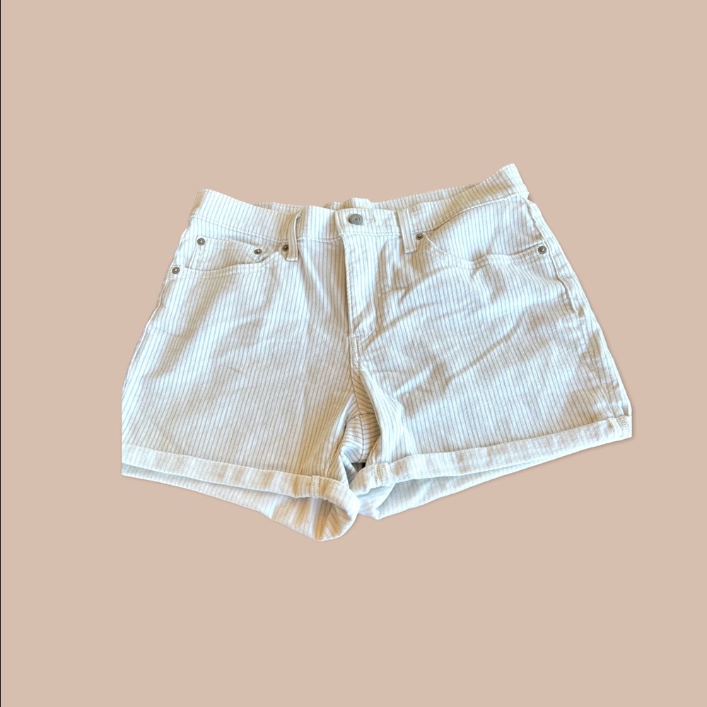 Levi jean shorts light blue pin stripe stretchy waist size 31